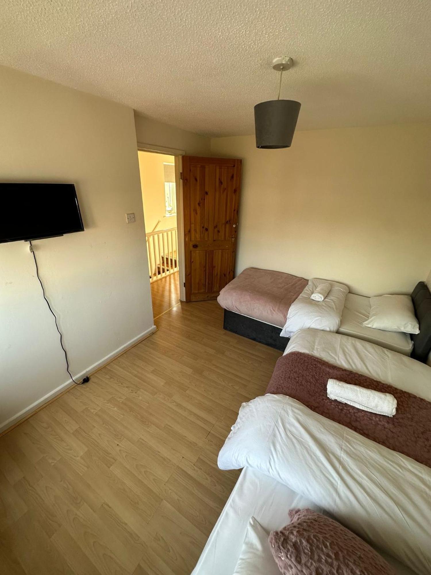3 Bedroom Apartment Close To Manchester City Stadium And Coop Live Exterior photo