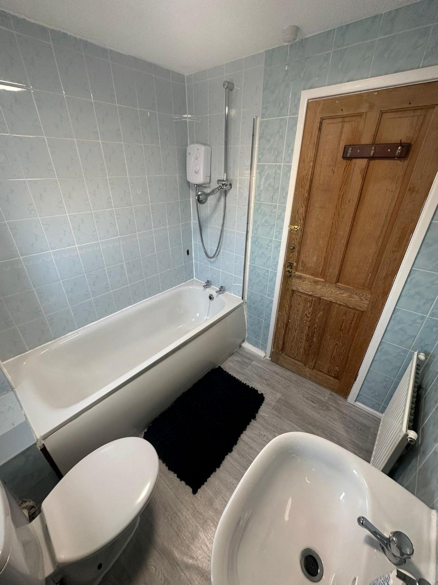 3 Bedroom Apartment Close To Manchester City Stadium And Coop Live Exterior photo