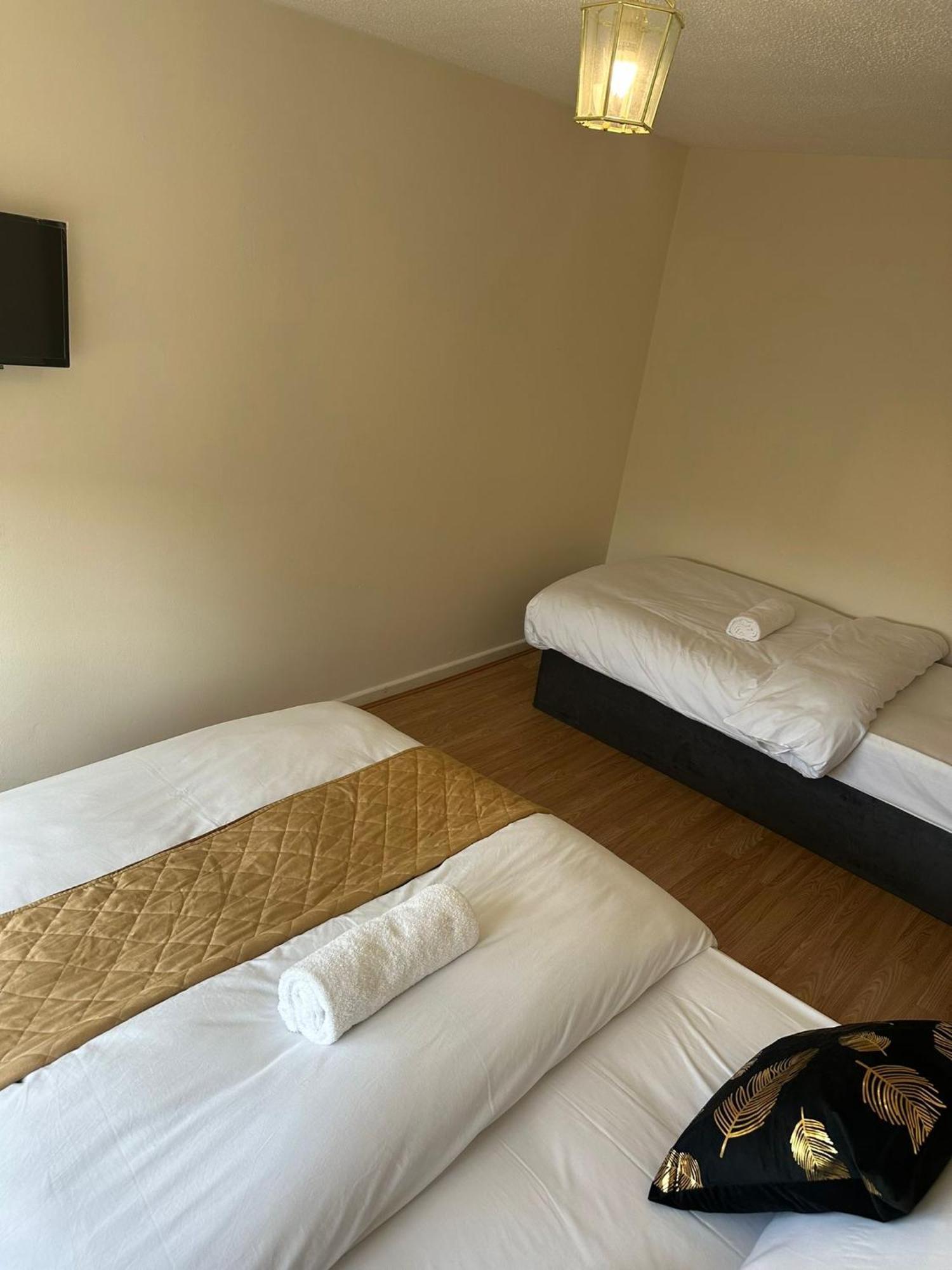 3 Bedroom Apartment Close To Manchester City Stadium And Coop Live Exterior photo